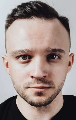 Юрий Романов