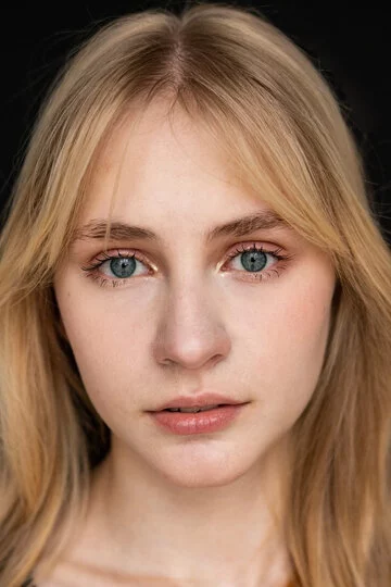 Алина Кобзарева